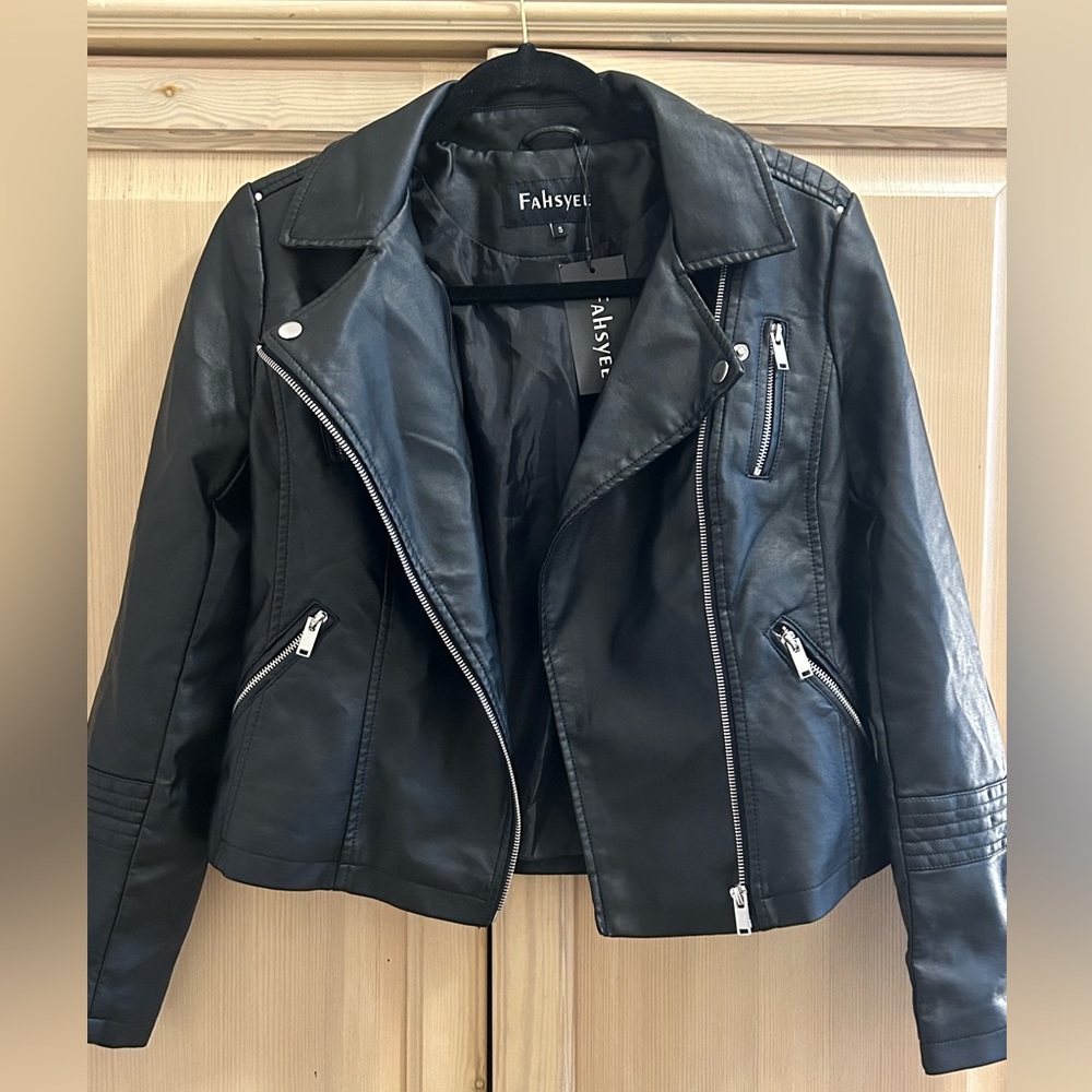 NEW BLACK LEATHER JACKET